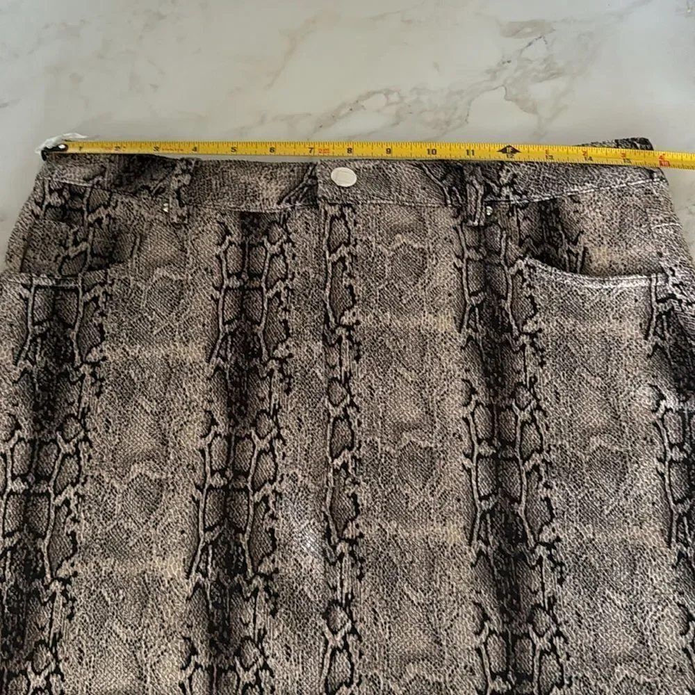 HYFVE sneak print skirt NWT
